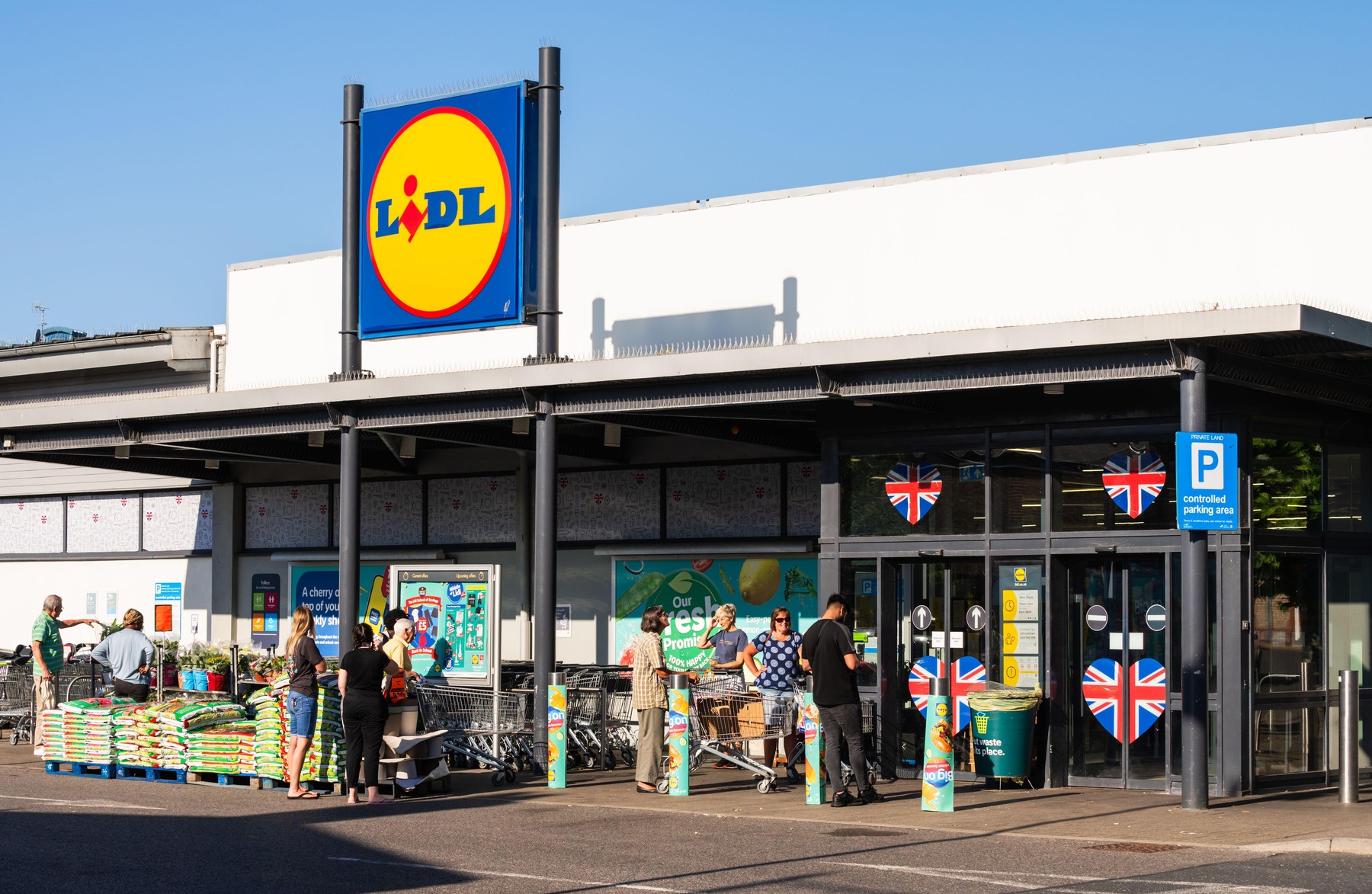 Lidl introduce două noi supe cremă în magazinele din România, fără aditivi