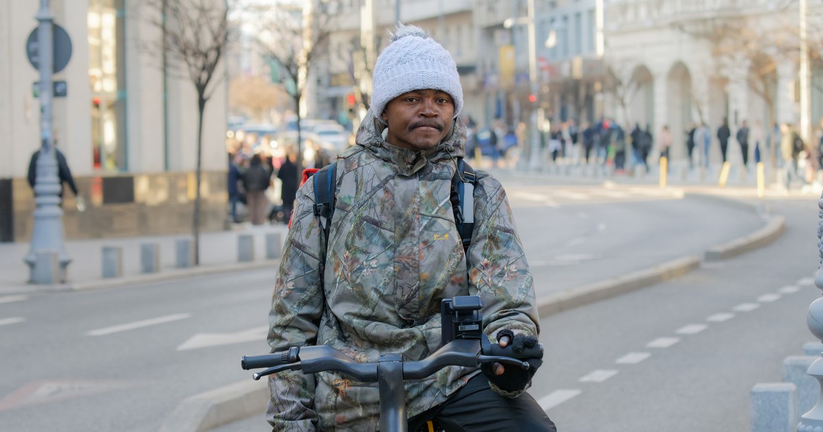 Tensiuni pe piața muncii: Recrutarea de muncitori din Asia și dificultățile tinerilor români