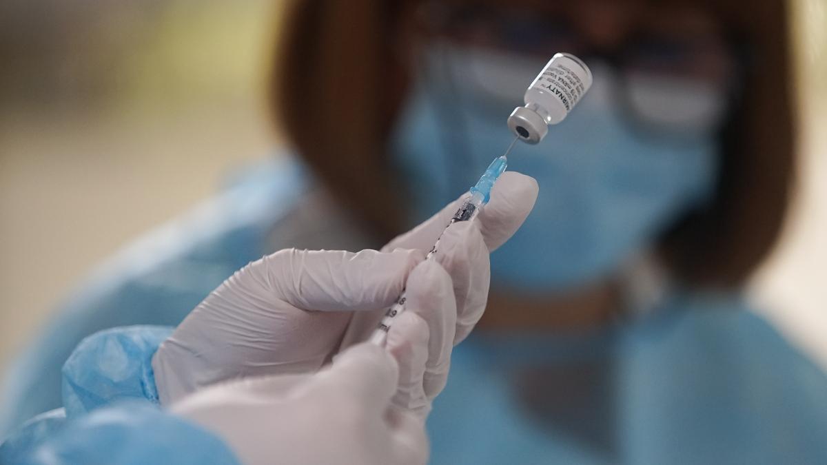 Campania de vaccinare antigripală din România: Sute de mii de doze sunt disponibile în depozite