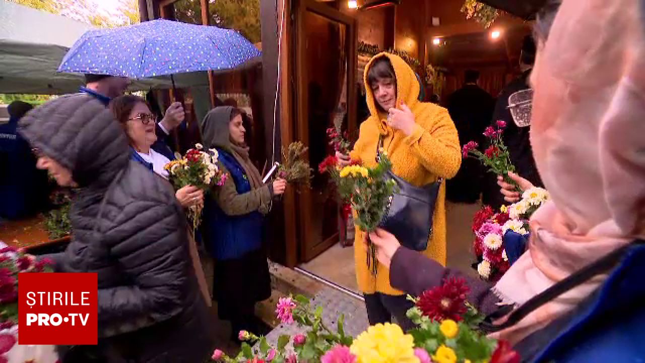 Mii de pelerini îndură frigul și ploaia la moaștele Sfântului Dimitrie cel Nou