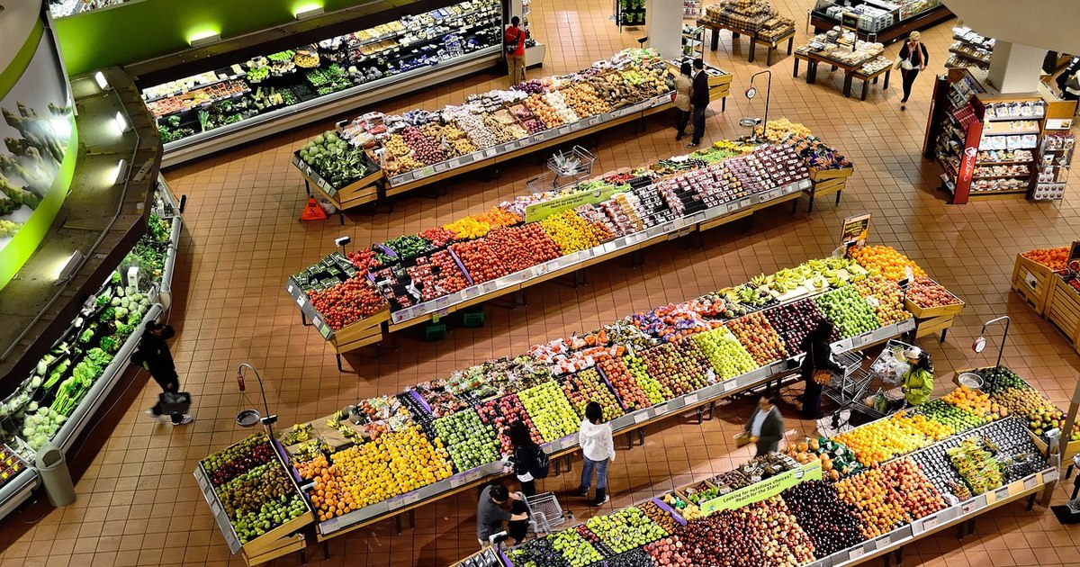 Alimentele vor rămâne scumpe și în 2027 din cauza factorilor geopolitici și climatici
