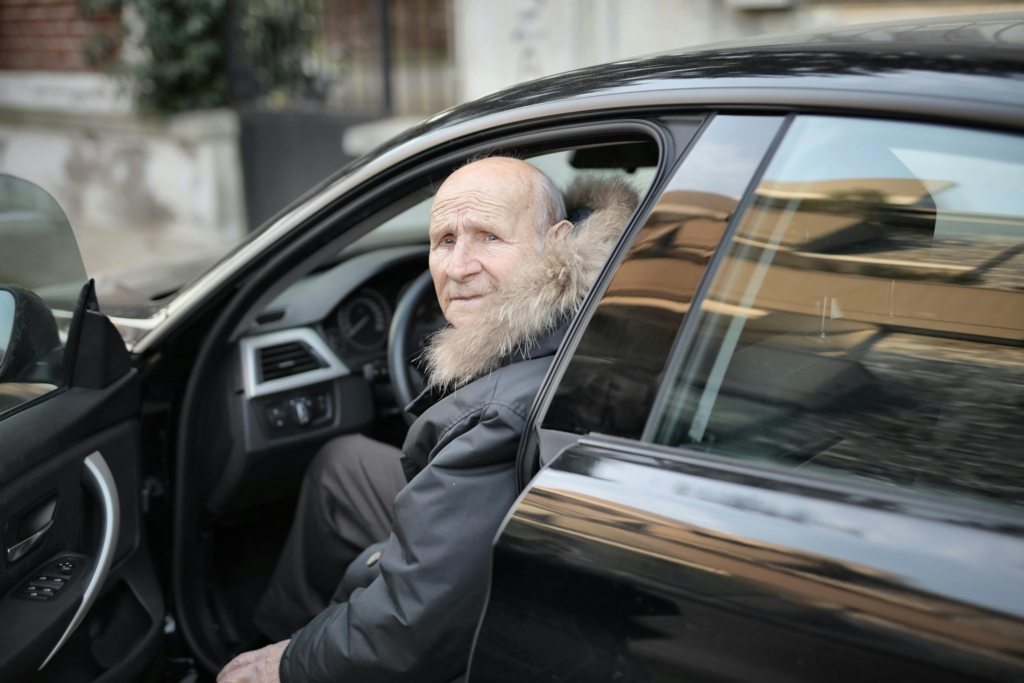 Se schimbă regulile pentru obținerea permisului auto: noi criterii medicale pentru deficiențe de vedere sau sănătate mintală