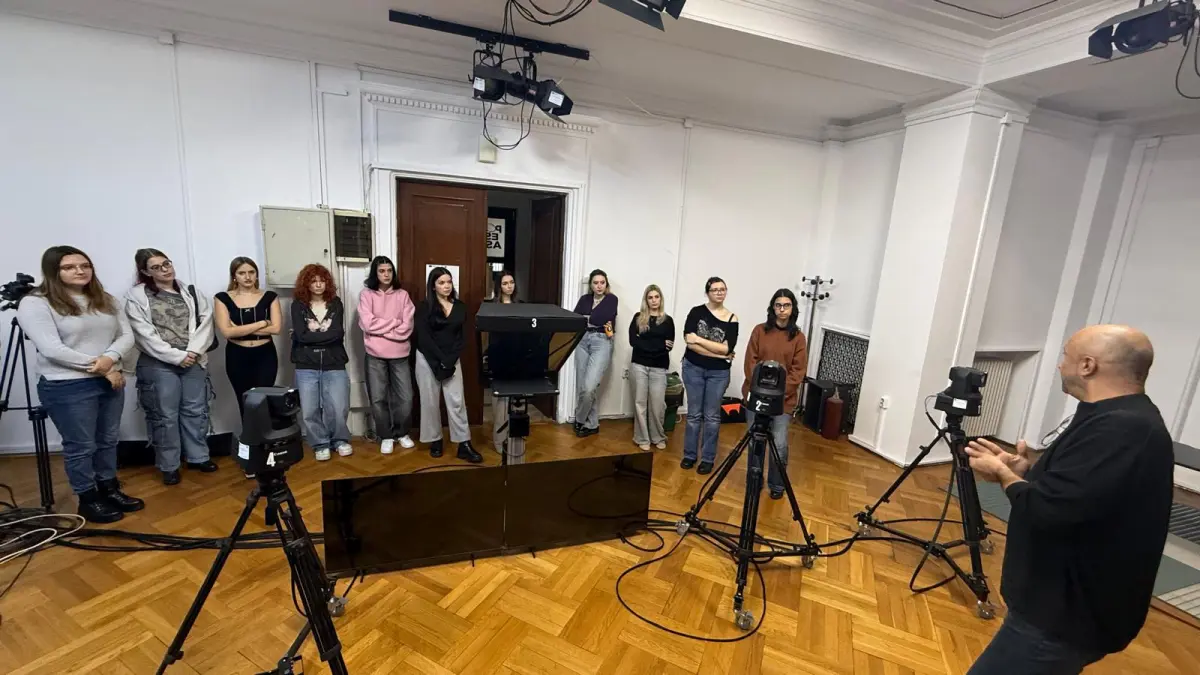 Studenții de la Universitatea Titu Maiorescu încep stagii de practică la DCNews prin proiectul european COMPAS