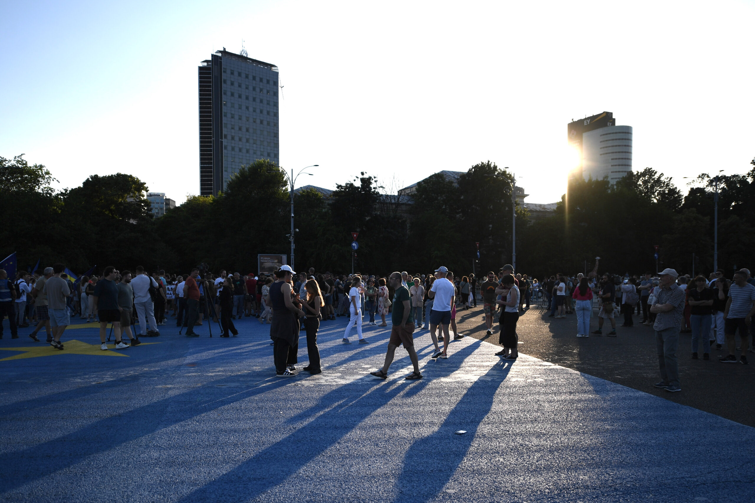 Protest în Piața Victoriei împotriva violenței și extremismului, după evenimentele de pe 15 septembrie