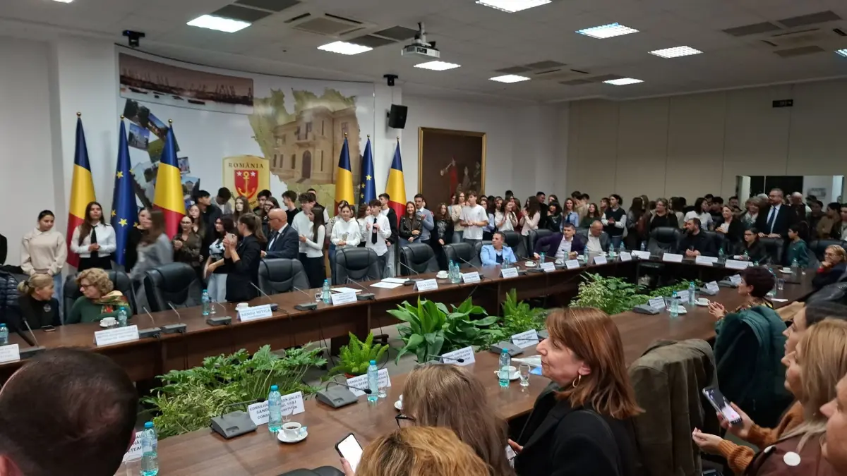 Consiliul Județean Galați a premiat 102 elevi cu rezultate de excepție la admiterea în liceu