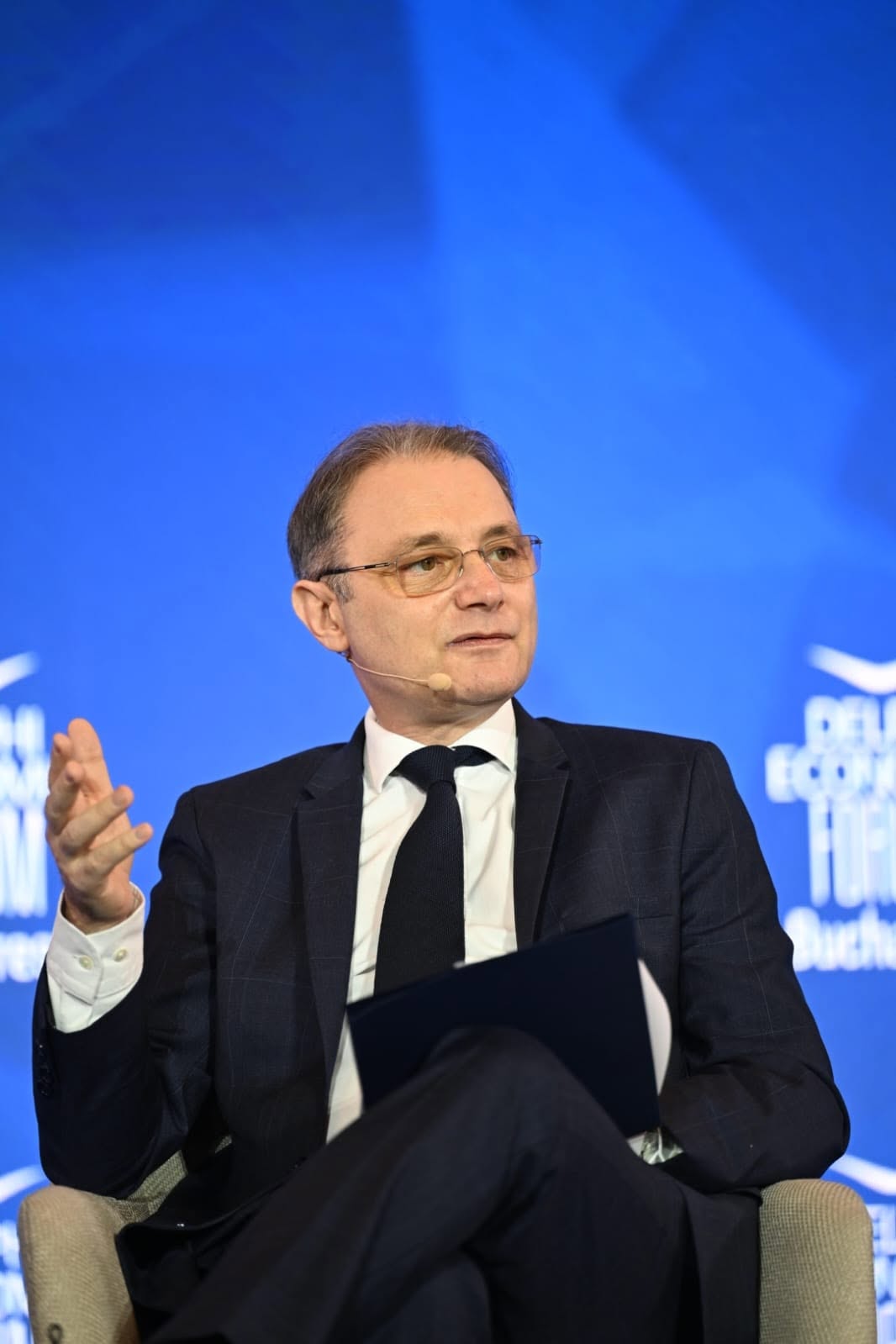 Premierul Niculescu, mesaj de omagiu la 11 ani de la tragedia de la Colectiv: Le datorăm fapte
