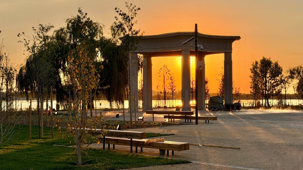 Insula de pe Lacul Morii a fost redeschisă publicului. Se pot organiza evenimente și se poate face plajă