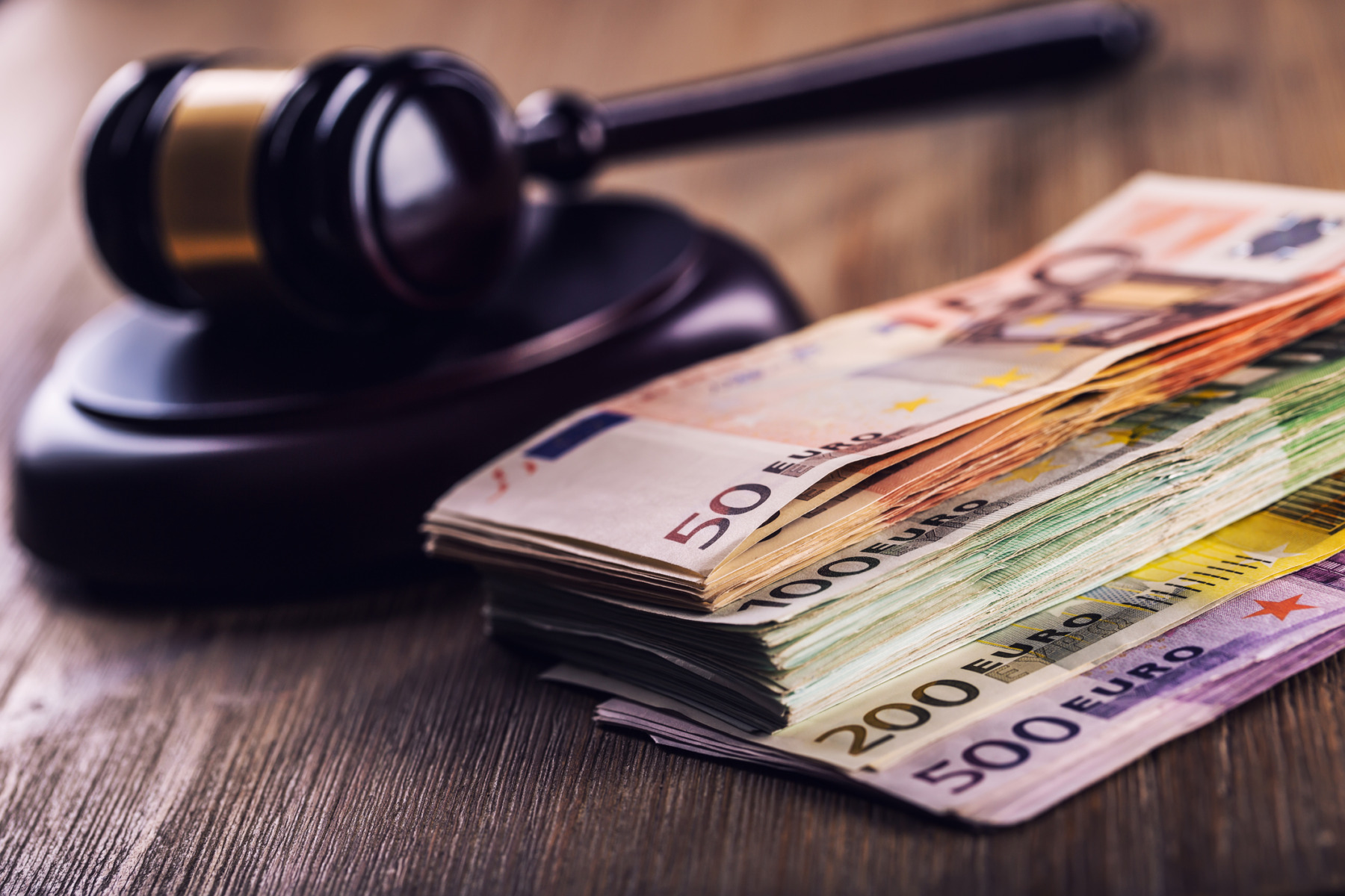 Ministrul Finanțelor caută eșalonarea plății a două miliarde de euro către magistrați