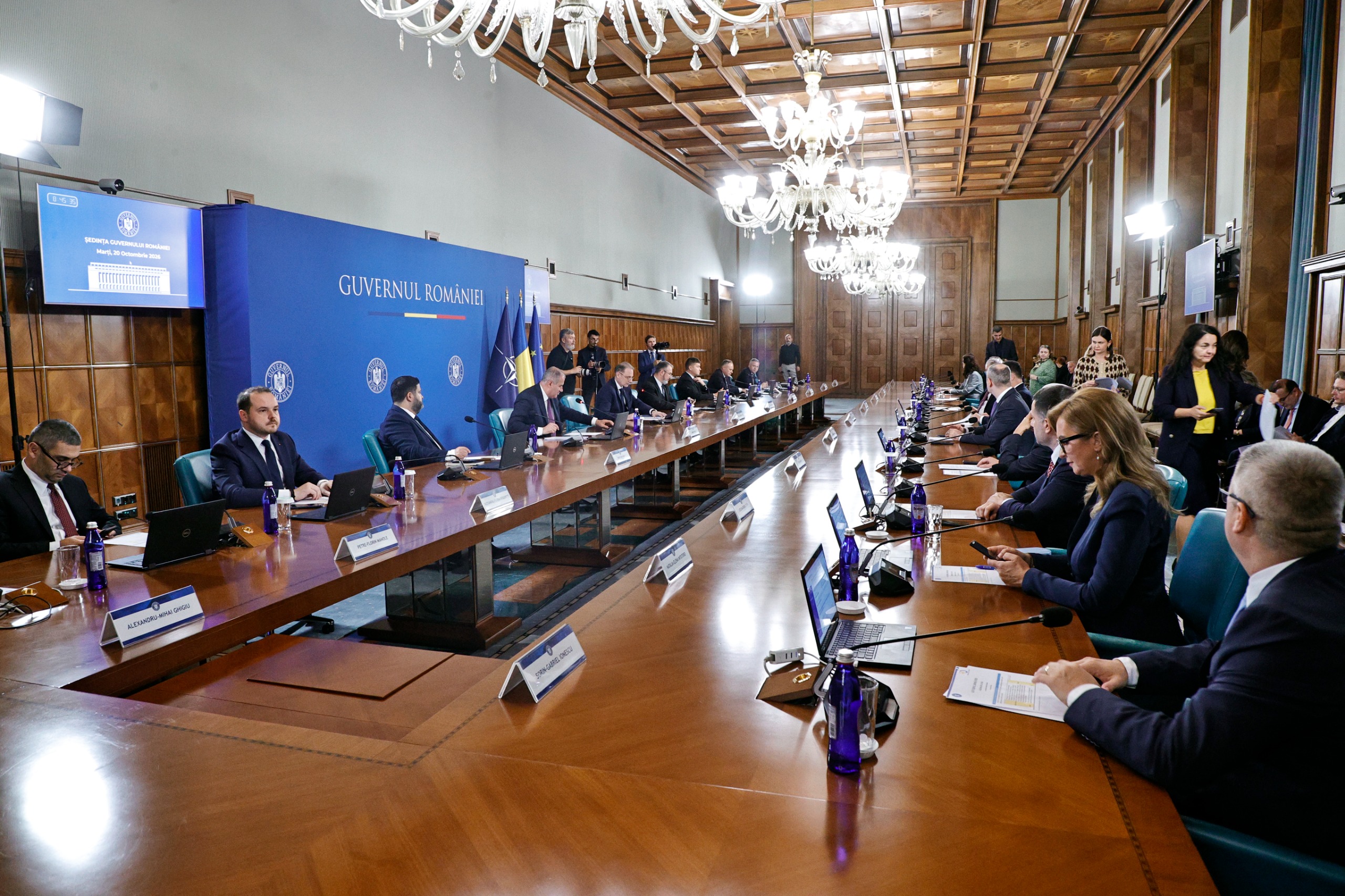 Guvernul a adoptat prima rectificare a bugetului din 2026 pentru finanțarea sănătății și a pensiilor
