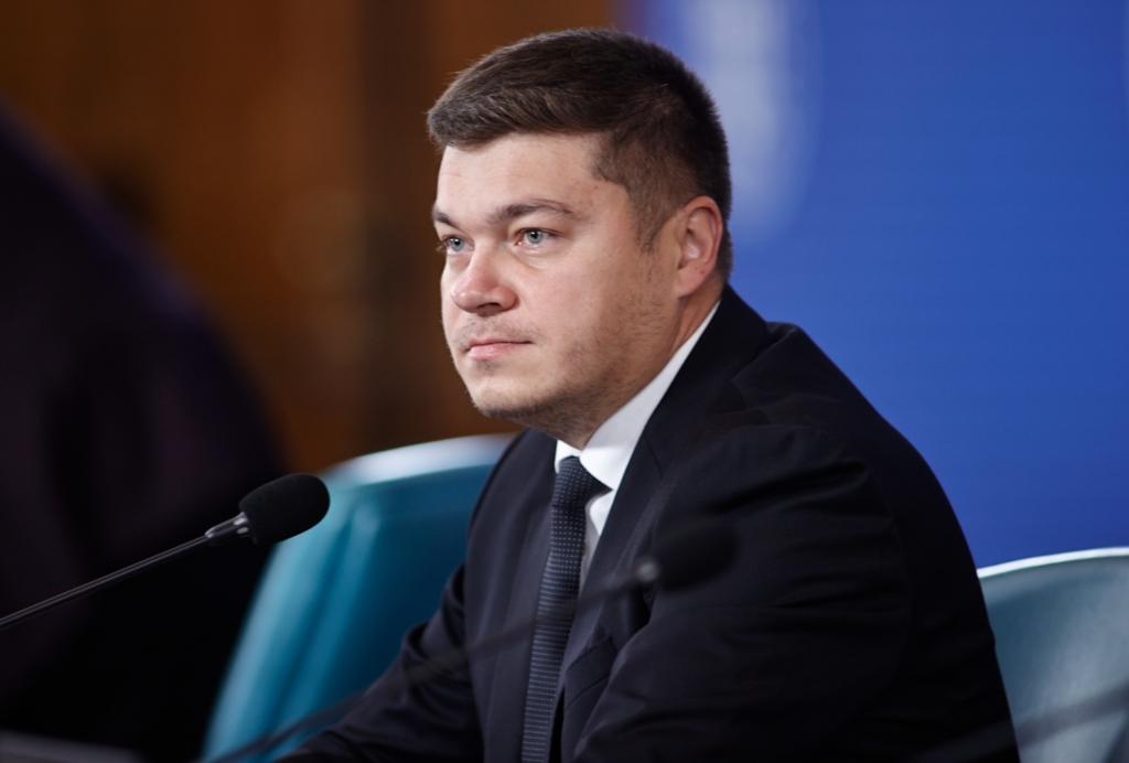 Ministrul Alexandru Stoica promite că proprietarii nu vor plăti taxe duble pentru balcoanele închise