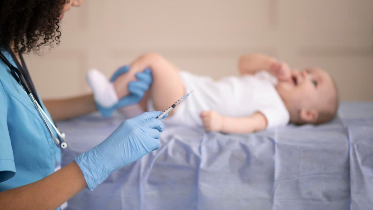 Scădere alarmantă a ratei de vaccinare la copii în România și alte state europene