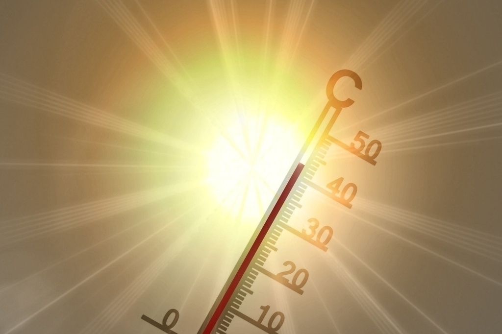 Recorduri de temperatură în România: peste 60 de stații de măsurare au depășit maximele într-o singură zi