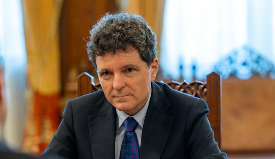 Nicușor Dan a fost huiduit la Bistrița în timpul vizitei oficiale la Spitalul Clinic Județean