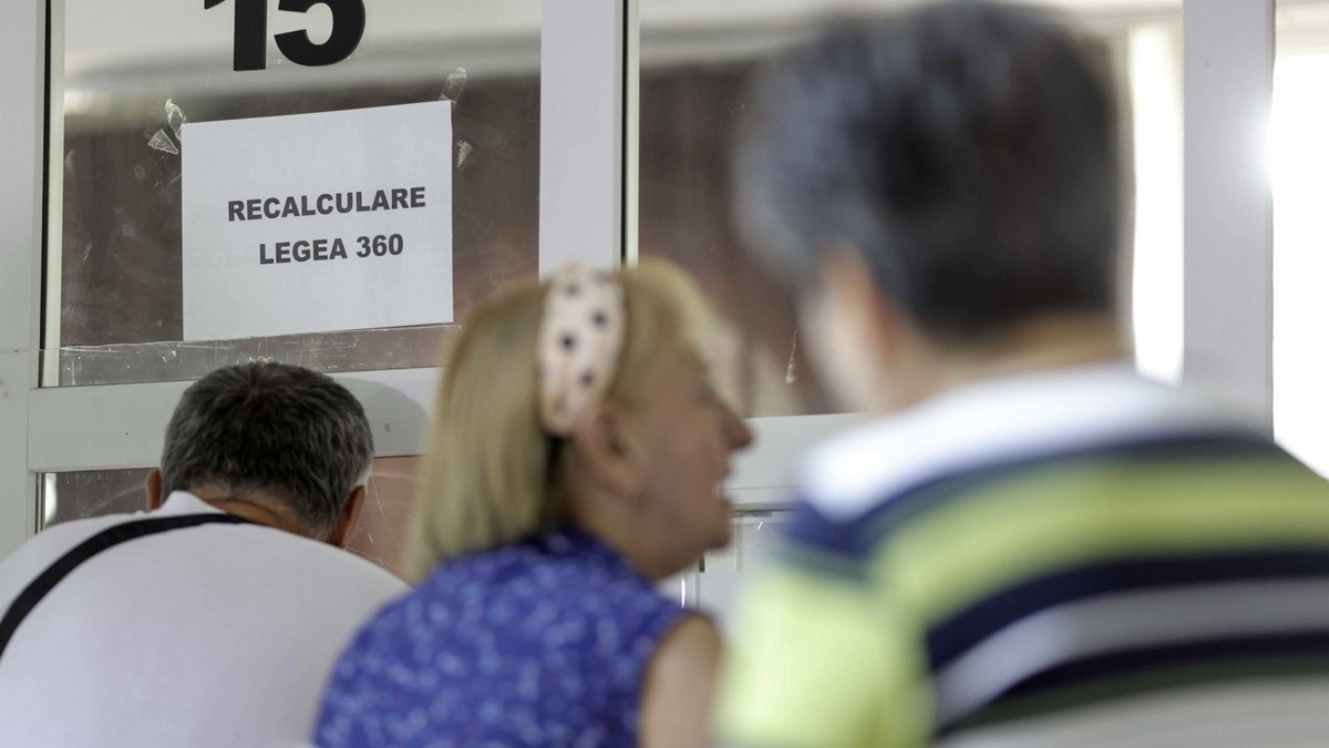 Peste jumătate de milion de pensionari ar putea fi executați silit pentru recuperarea sumelor plătite în plus