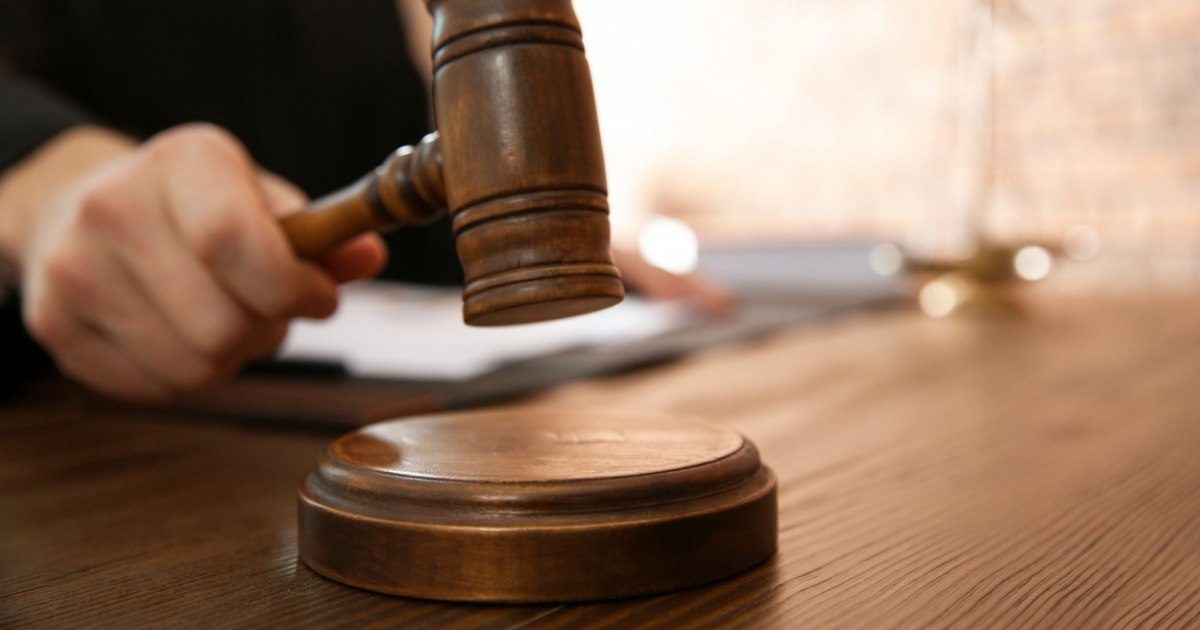 Un angajat a fost despăgubit cu aproape 11.000 de euro după ce a raportat practici ilegale