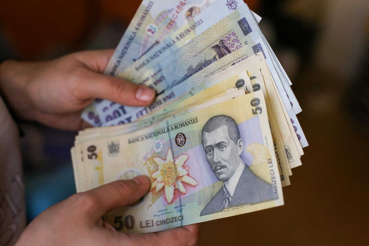 Niveluri salariale de peste 20.000 de lei net în sectoare precum pharma sau energie, conform unui nou studiu
