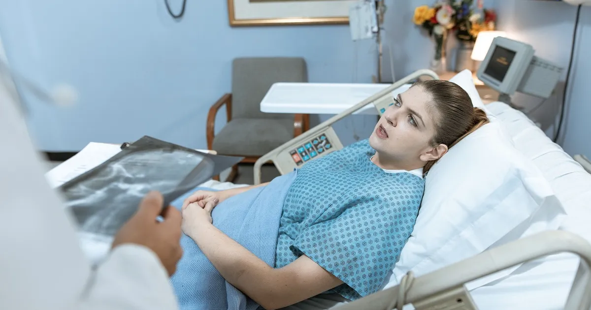 Terapie experimentală cu celule CAR T a eliminat un cancer hepatic la un copil de 3 ani