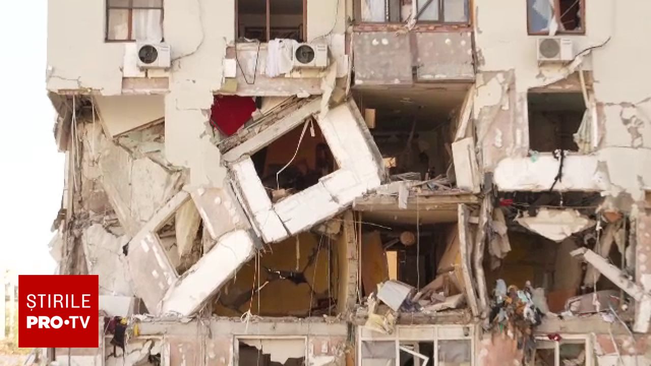 Demolarea blocului din Rahova începe curând. Vor rămâne doar trei etaje din cele opt