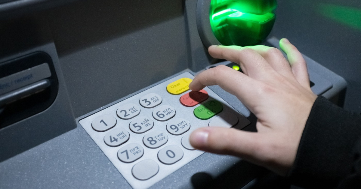 Peste 170 de cazuri de fraudă bancară raportate la CSALB: victime cu datorii de zeci de mii de euro
