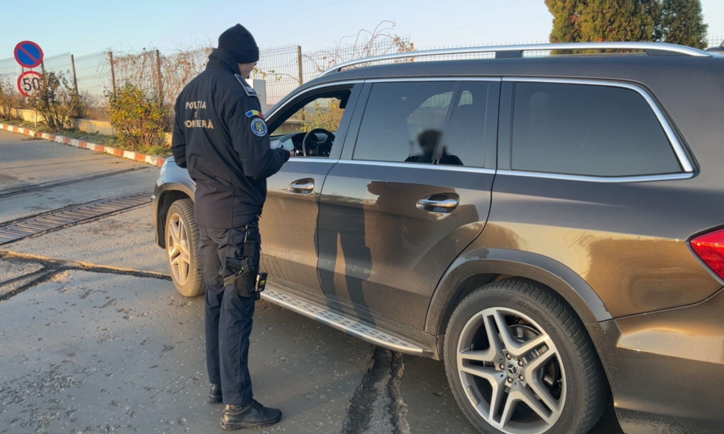 Doi polițiști de frontieră din Bihor sunt trimiși în judecată pentru luare de mită