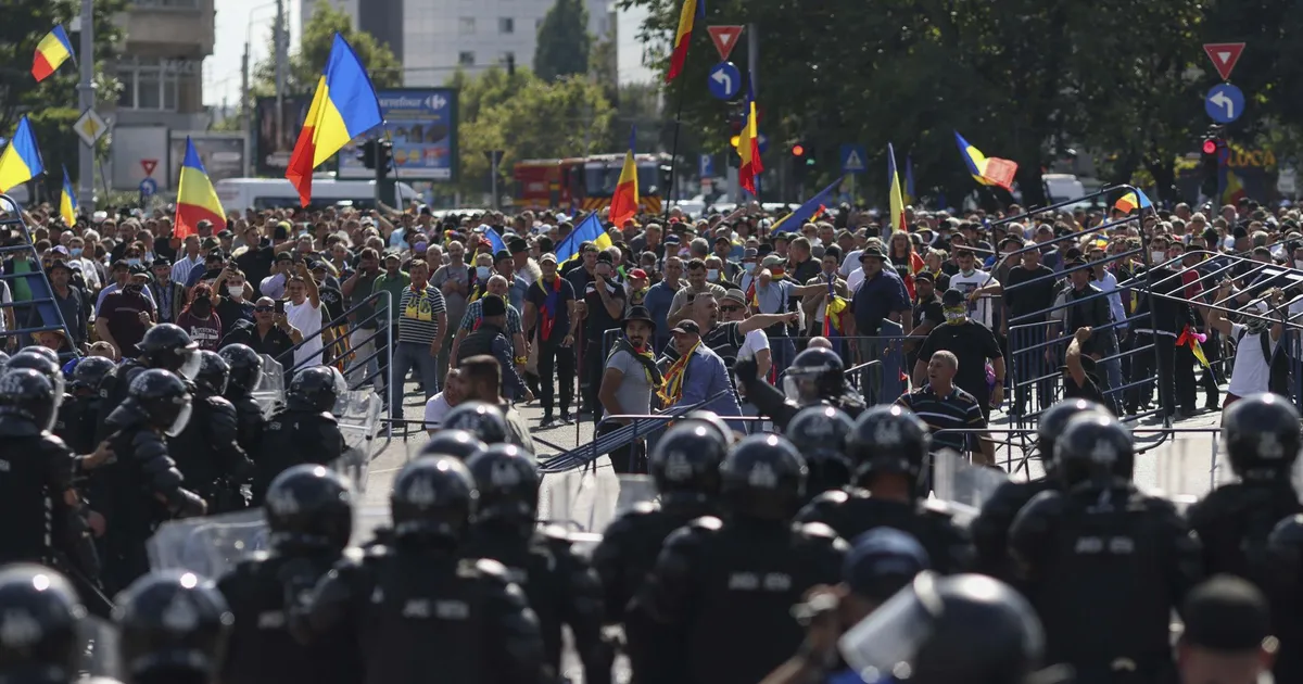 Șapte persoane reținute după violențele de la protestul ciobanilor din Piața Victoriei