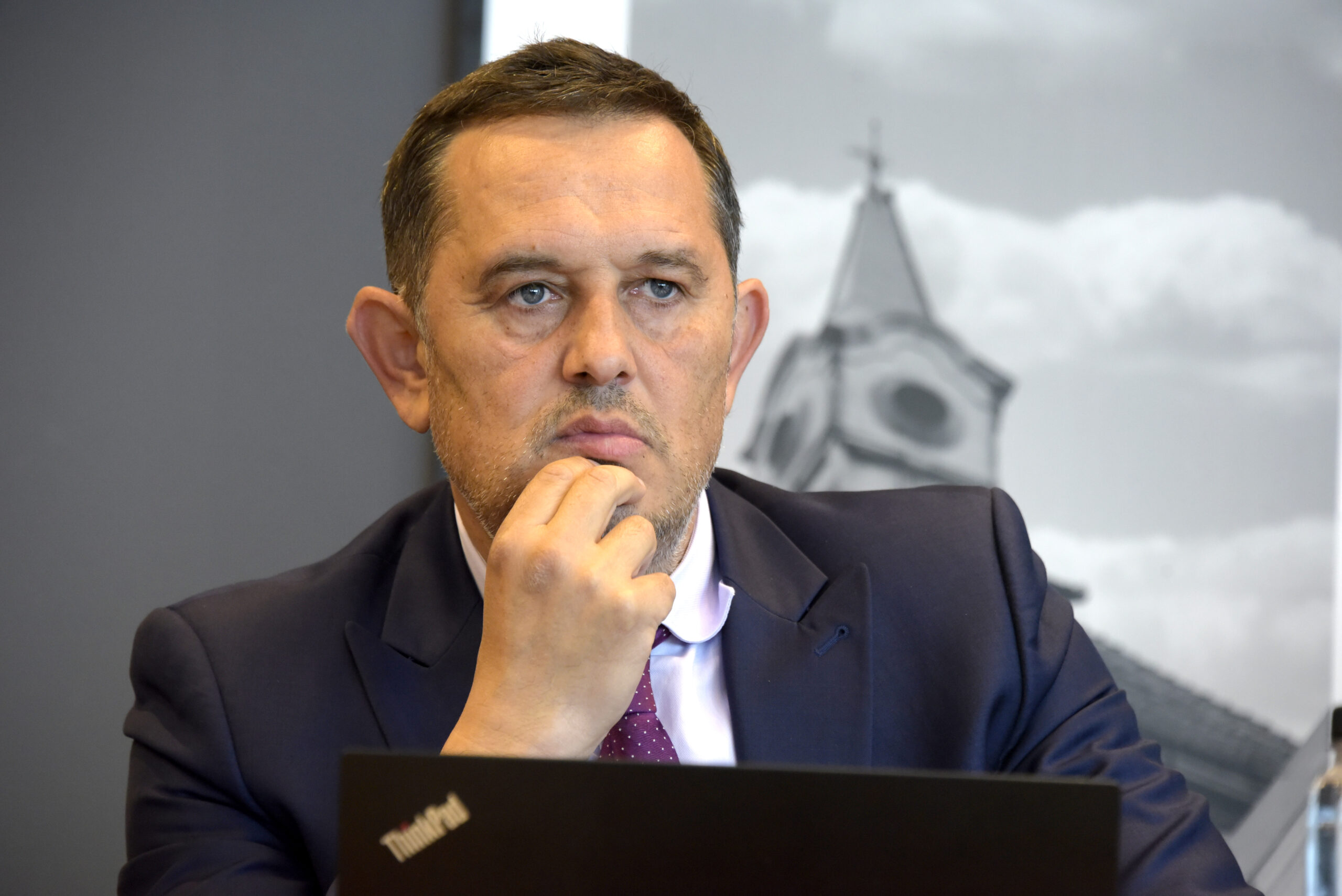Gheorghe Piperea previzionează că guvernul lui Siegfried Mureșan nu va fi în Parlament până la Crăciun