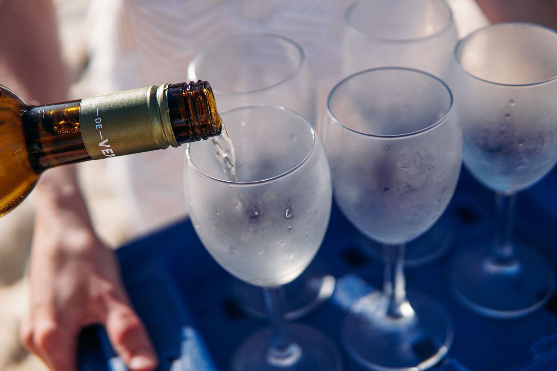 Tipul de vin care favorizează refluxul gastric: vinul alb este cel mai problematic, conform medicului