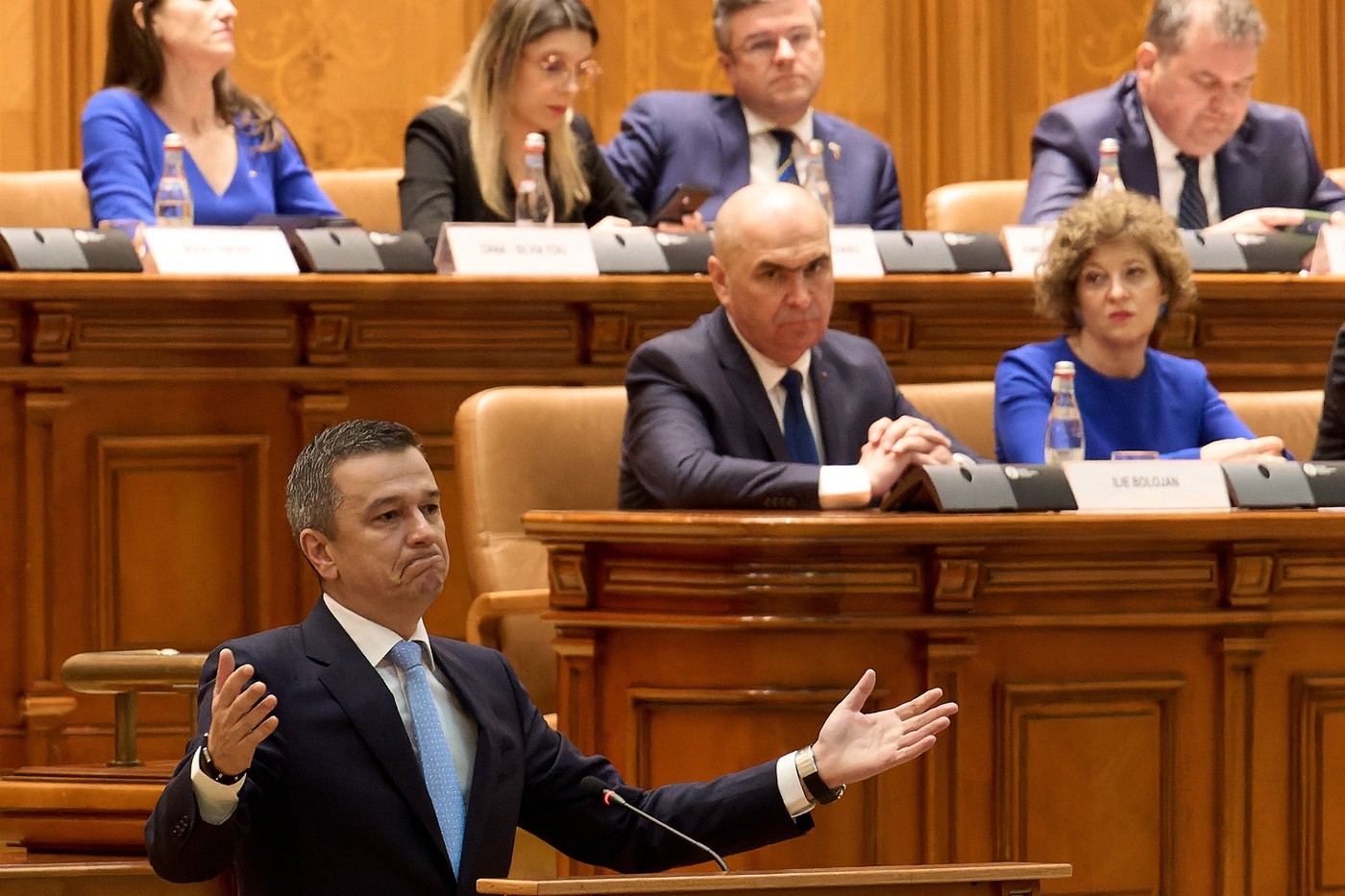 Sondaj CURS: AUR conduce în opțiunile de vot, PSD câștigă teren, în timp ce PNL scade semnificativ