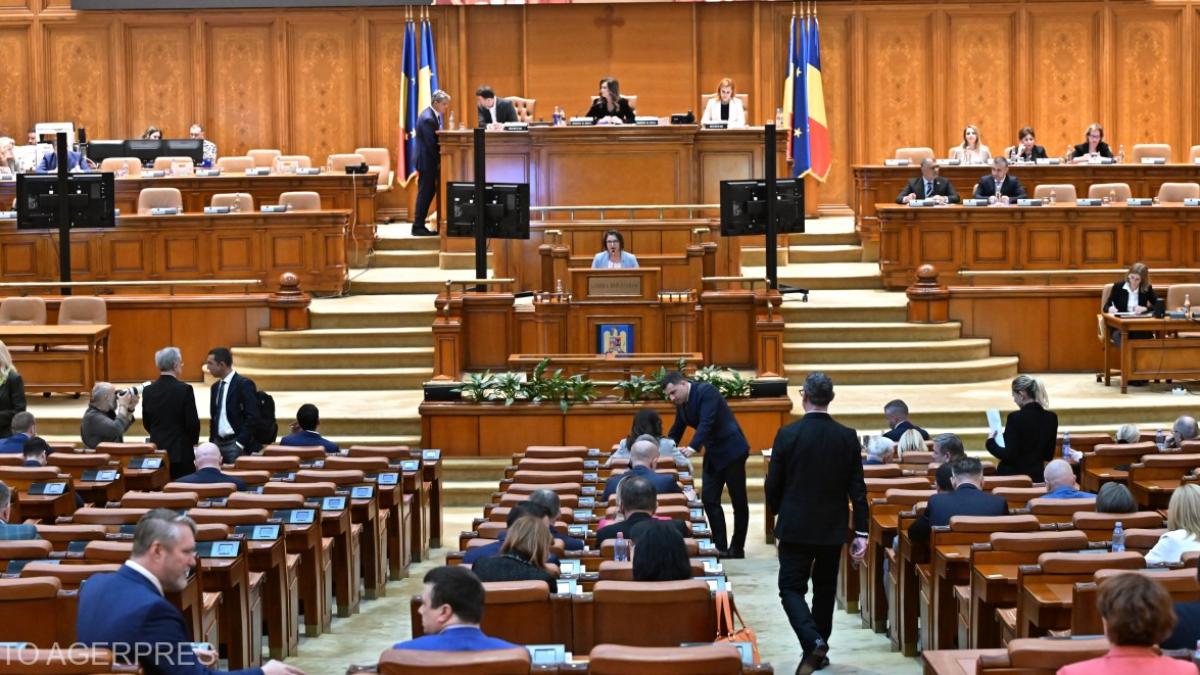 Alexandru Rafila explică de ce vaccinarea a devenit subiect politic și menționează realitatea despre contestatari