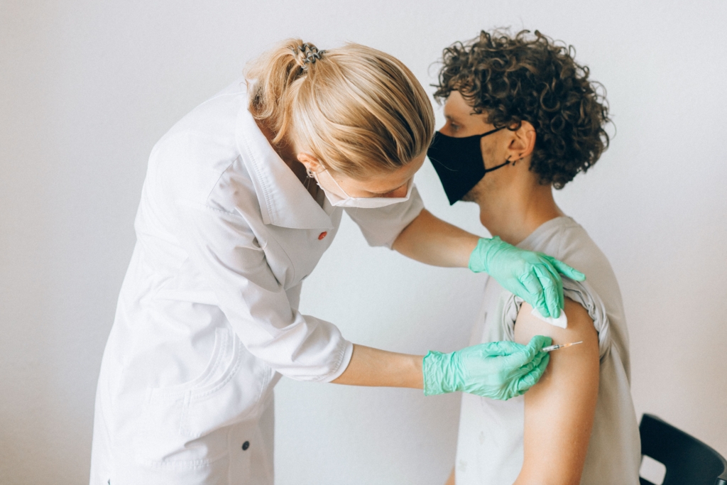 Două focare de hepatită A în județul Alba: DSP se confruntă cu refuzul vaccinării de către contacți
