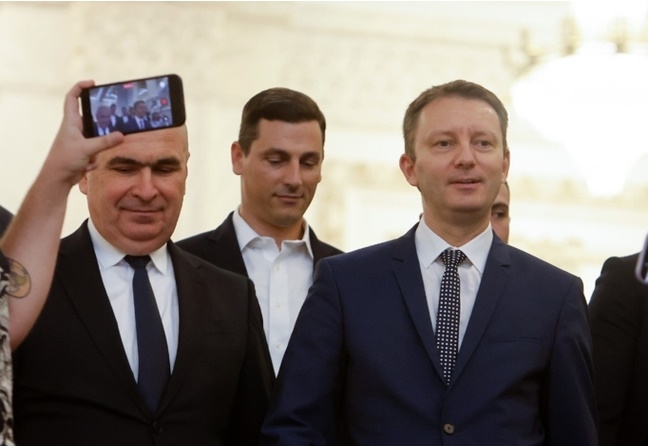 Scenariul unui Guvern PSD-AUR este discutat în contextul crizei politice. PNL nu exclude această posibilitate