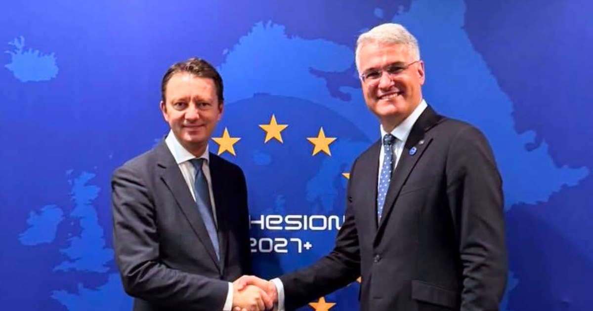 Dragoș Pîslaru critică solicitarea lui Sorin Grindeanu ca Siegfried Mureșan să renunțe la mandatul de europarlamentar