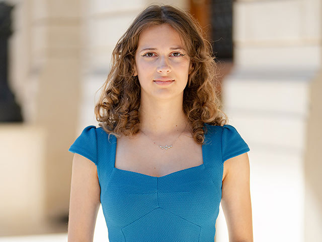 Delia Scarlat, 19 ani, pleacă în Italia pentru a studia genomica și a dezvolta medicamente