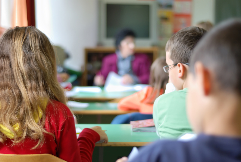 Campanie pentru profesori: 297 de abonamente gratuite au fost deja oferite prin HotNews Premium