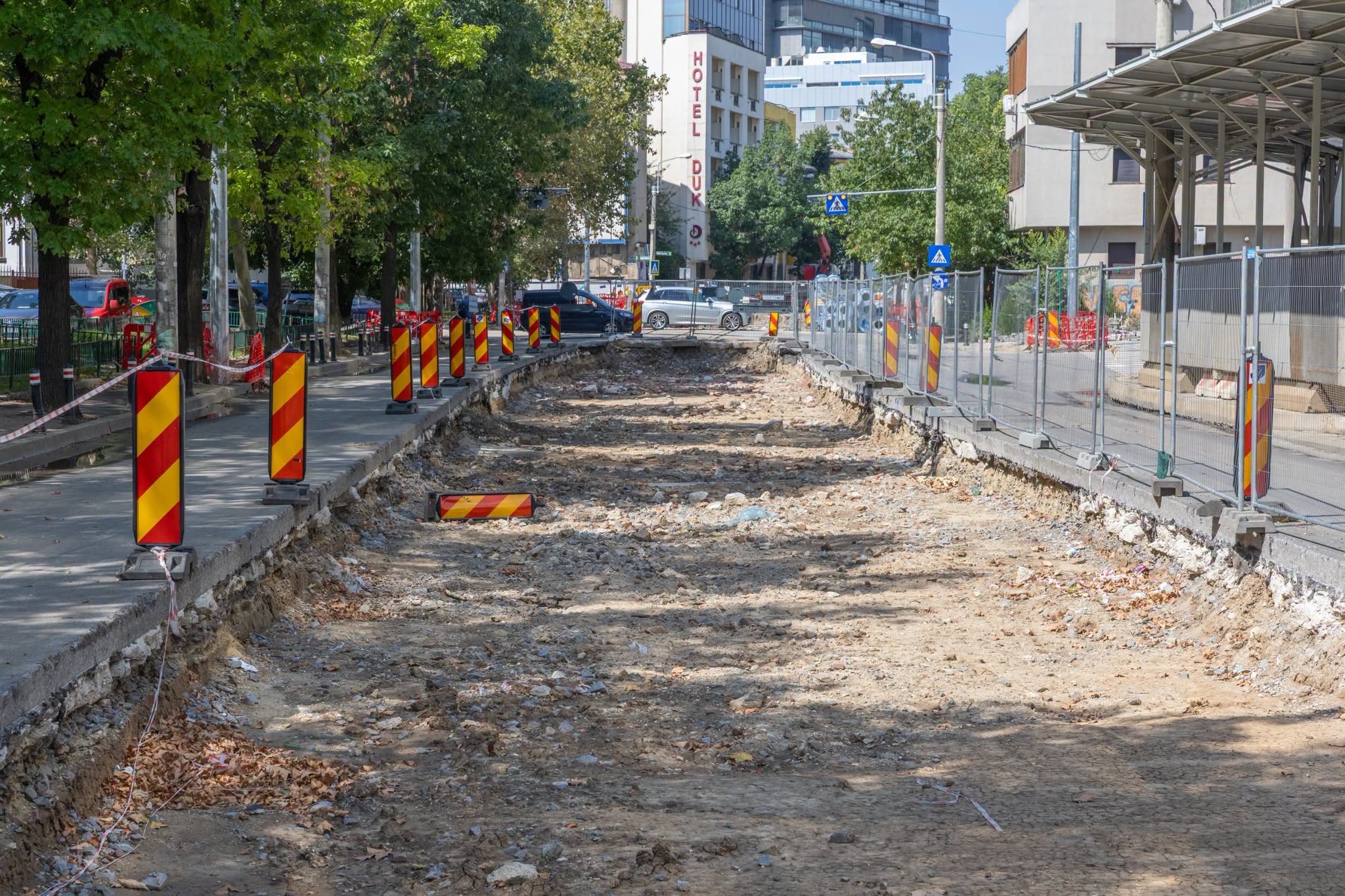 Problemele infrastructurii urbane blochează modernizarea liniilor de tramvai din București
