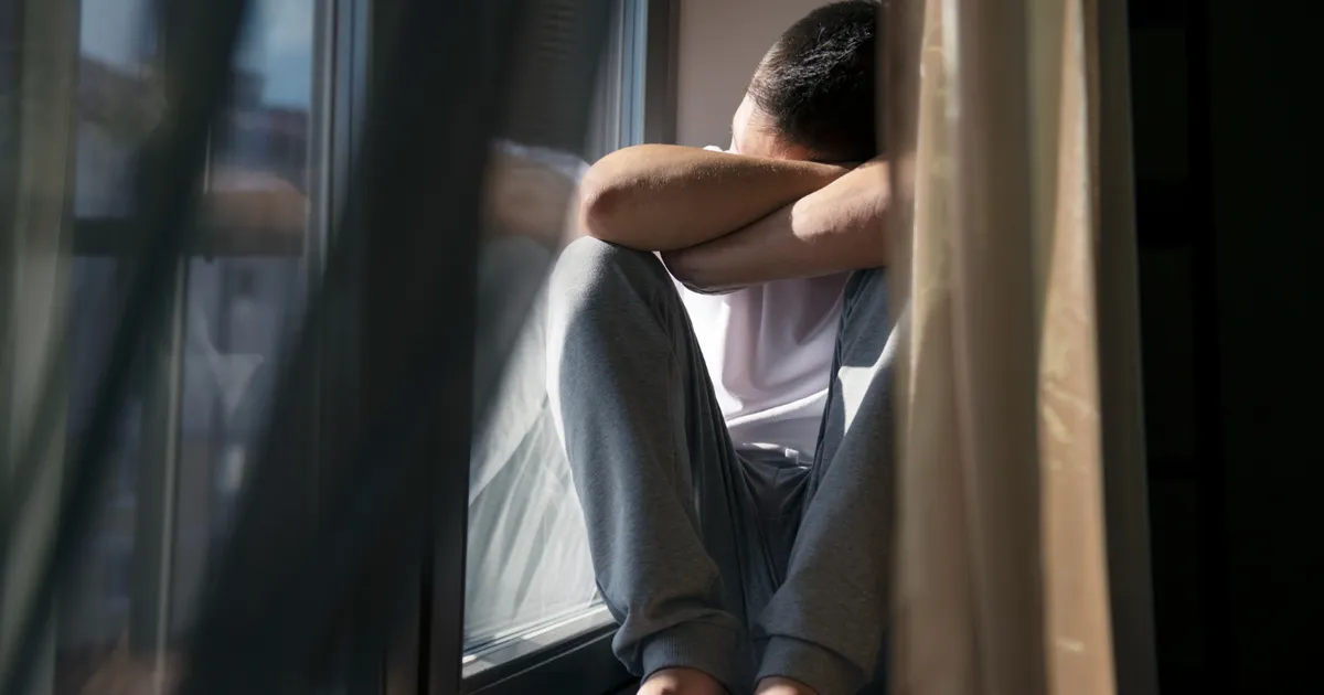 România înregistrează o medie de patru sinucideri pe zi. Psihologul Mihai Copăceanu avertizează asupra lipsei de strategii