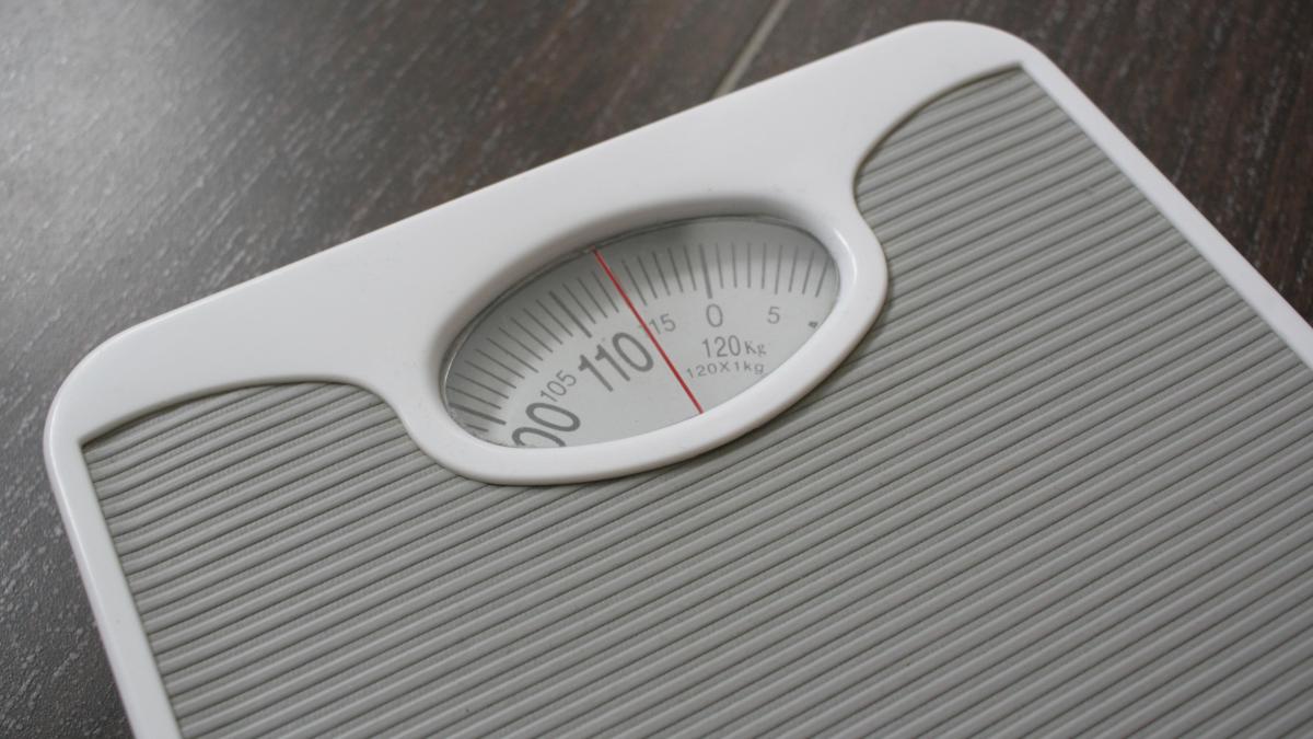 Obezitatea este o amenințare majoră pentru sănătatea viitoare, avertizează prof. dr. John Deanfield