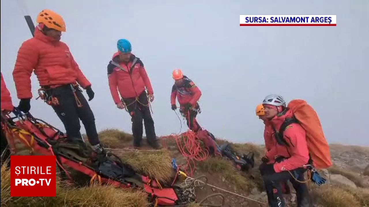Misiune de recuperare extrem de dificilă în Munții Făgăraș după căderea unui turist polonez