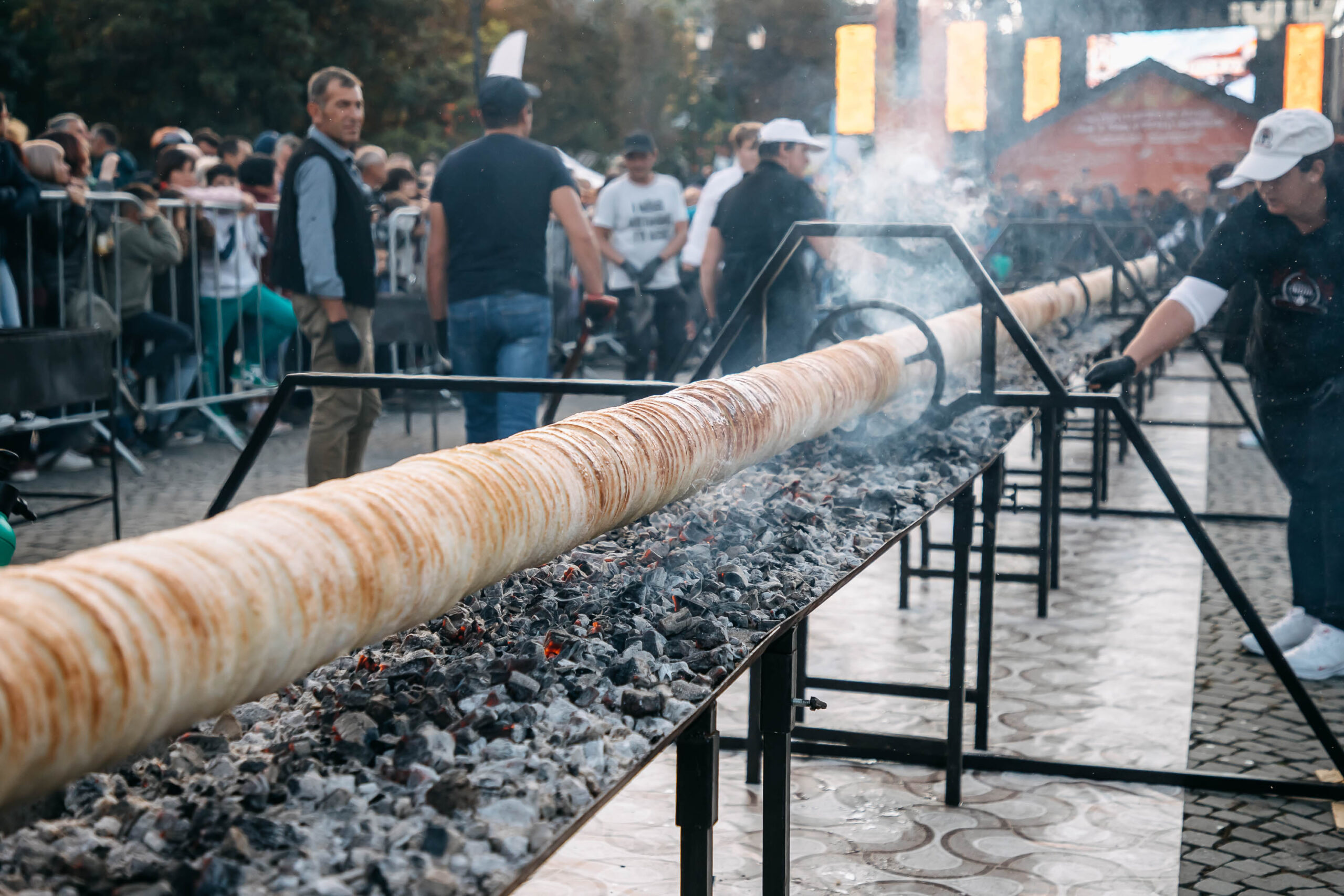Un colac secuiesc de 25 de metri va fi preparat la Sfântu Gheorghe în cadrul Festivalului Kurtoskalacs