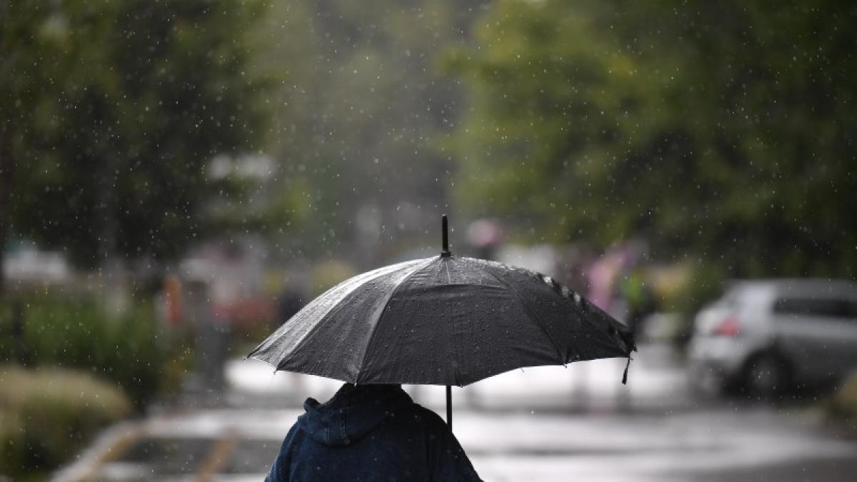 Avertismente meteo în estul țării: ploi torențiale și temperaturi în creștere în restul României