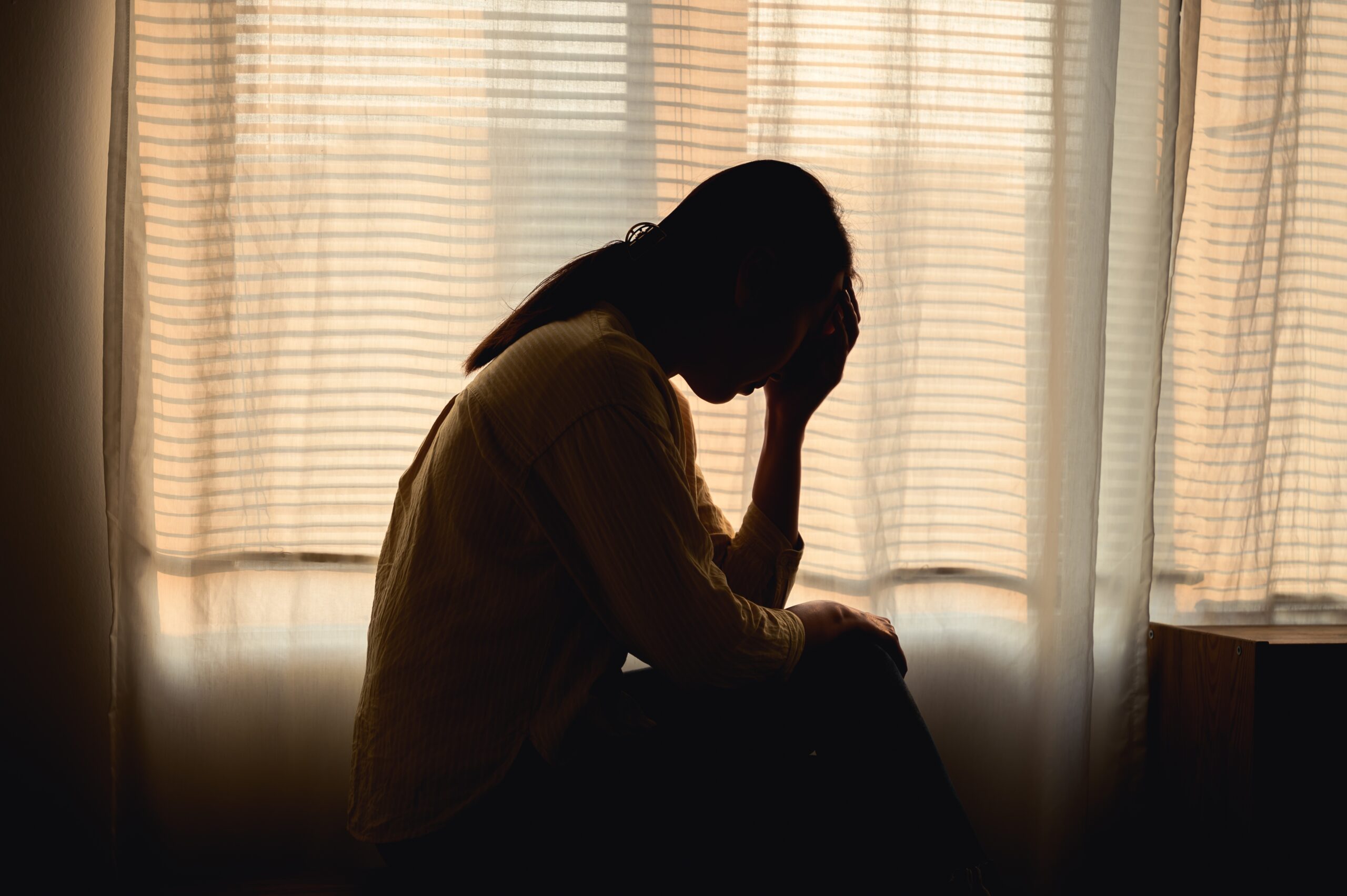 Cercetarea arată că genele influențează modul în care oamenii reacționează la traume și riscul de PTSD