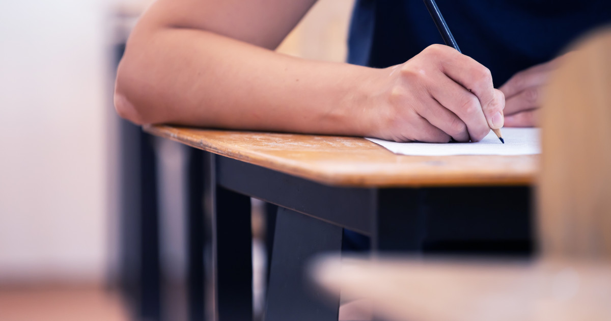 A fost promulgată legea care elimină examenele de admitere organizate de licee