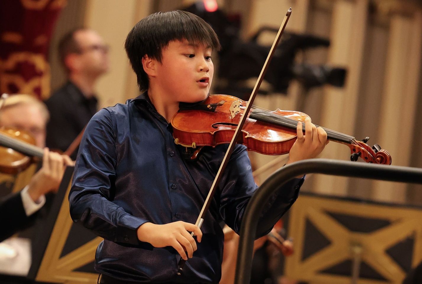 Jayden King, elev la Juilliard, a câștigat premiul I la secțiunea vioară a Concursului George Enescu