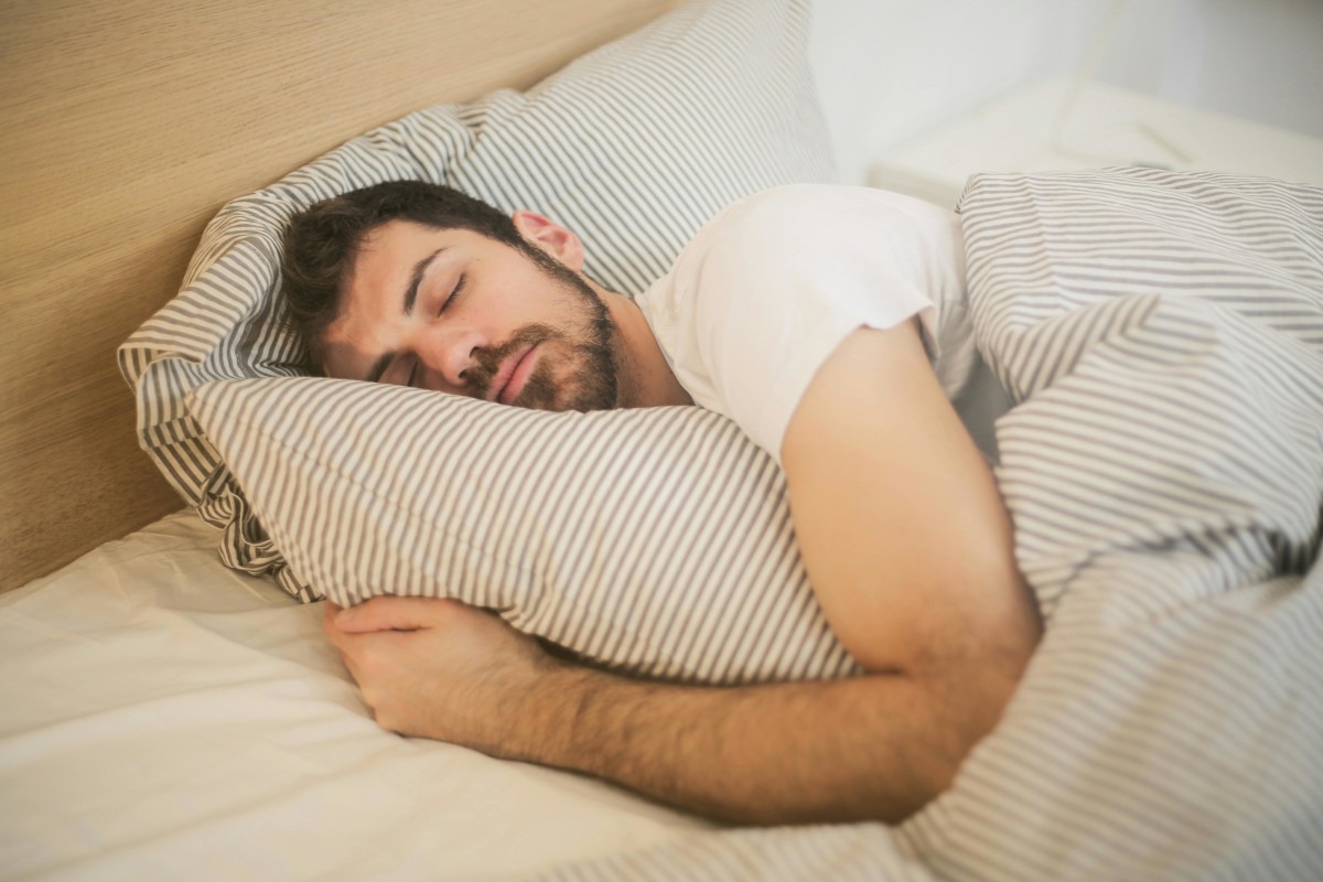 Somnul prelungit în weekend poate reduce riscul de hipertensiune arterială, conform unui nou studiu