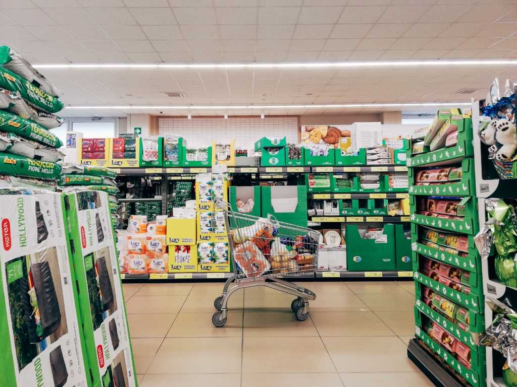 Noile reguli impuse comercianților de către ANPC: ce informații noi primesc consumatorii la cumpărături