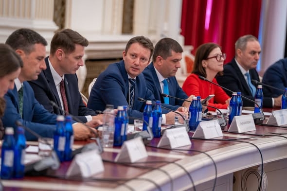 Siegfried Mureșan anunță că are aproximativ 200 de voturi pentru învestirea noului Guvern