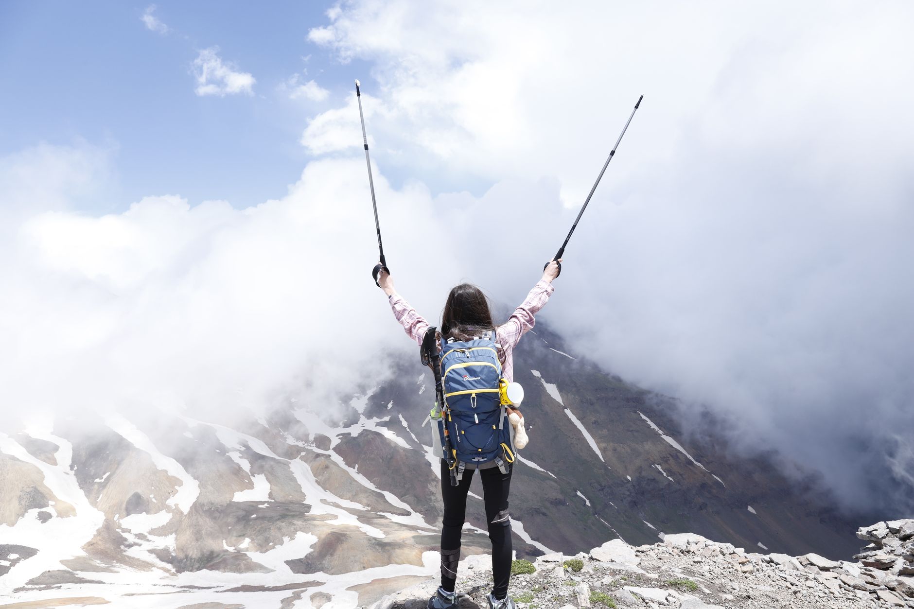 Turiștii români aleg destinații exotice și bugete mai mari pentru vacanțele de aventură