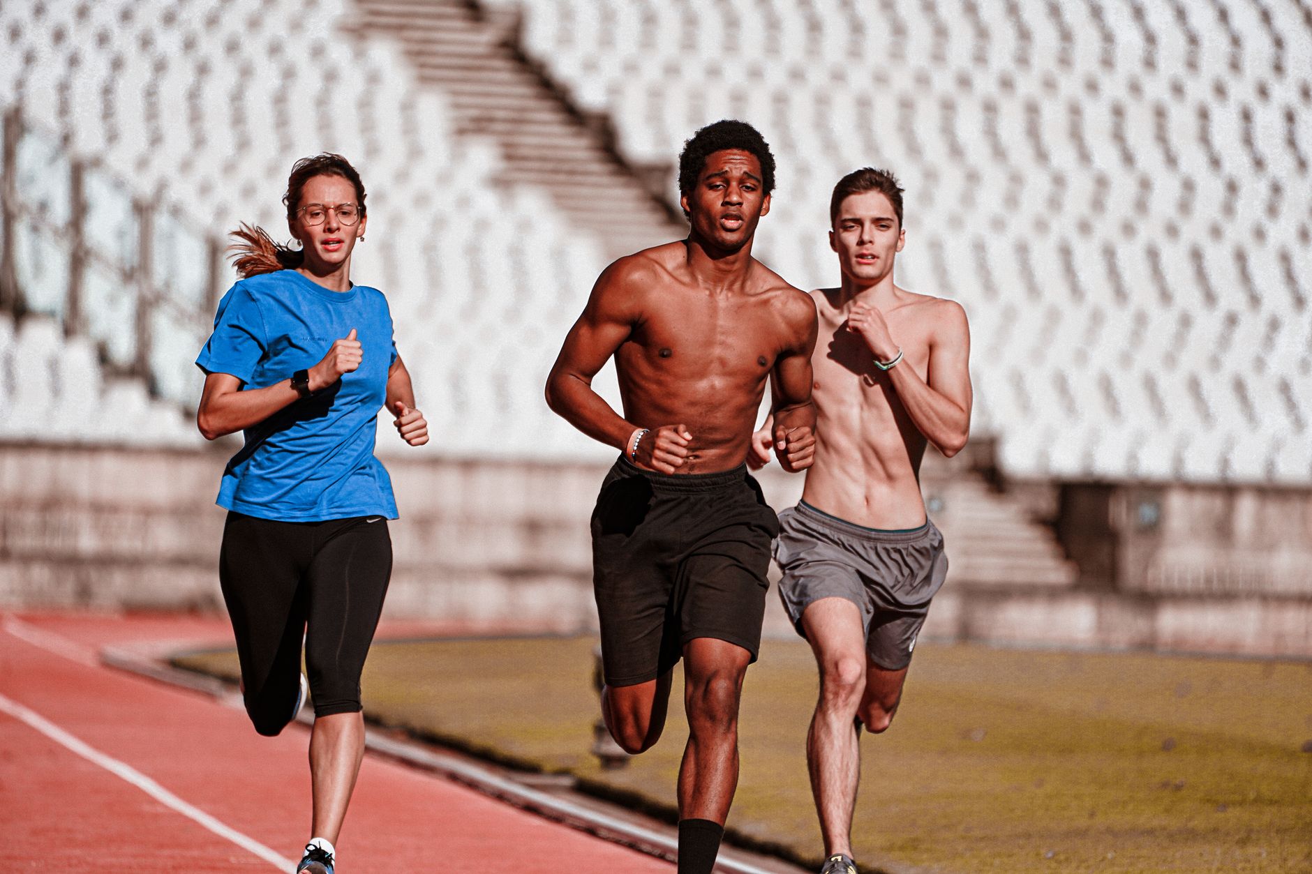 Metropolitan Life și GO Scholarship colaborează pentru susținerea tinerilor sportivi prin resurse și asigurări