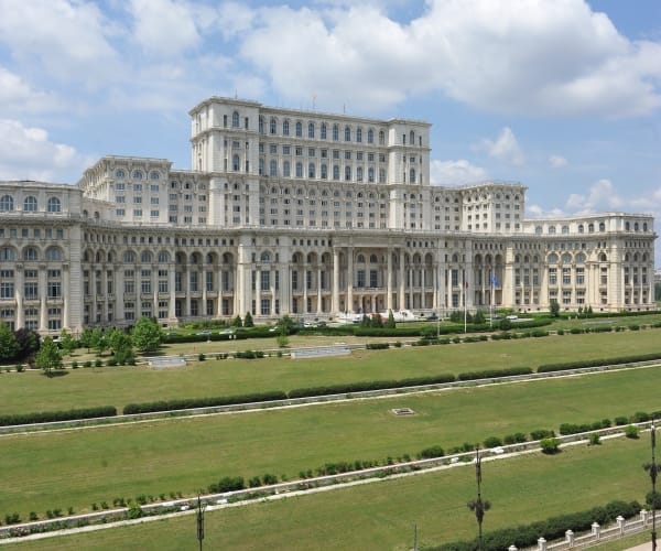 Parlamentul se reunește pentru votul de învestire a Guvernului Siegfried Mureșan