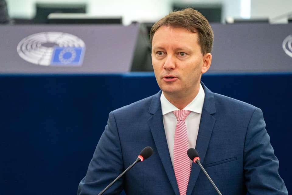 Siegfried Mureșan merge la votul de învestitură în Parlament pentru formarea Guvernului